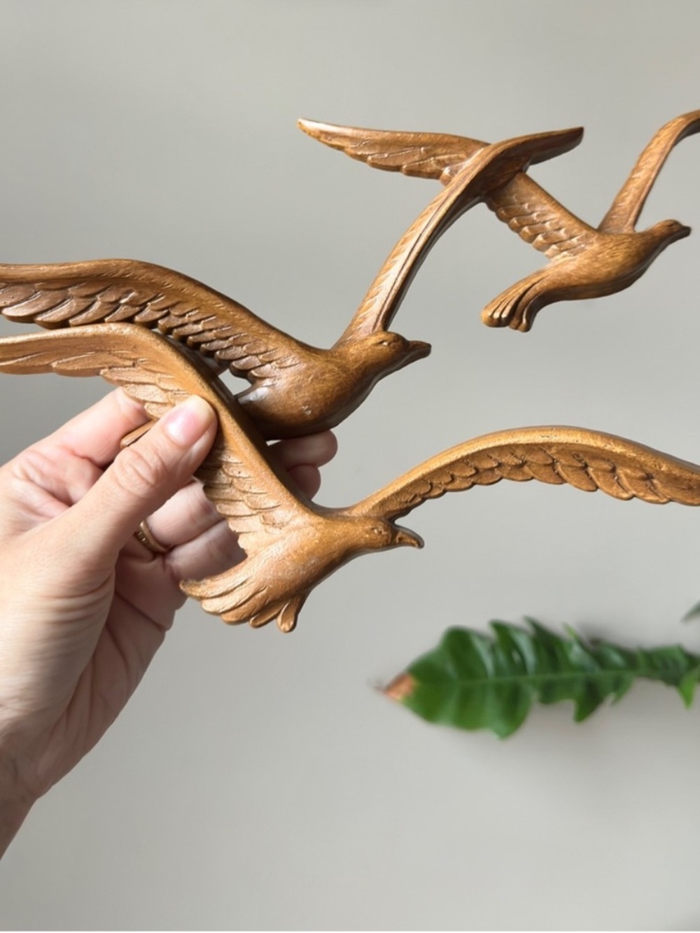 Vintage Plastic Faux Wood Double Flying Birds Wall Art Decor Seagulls VTG Homco